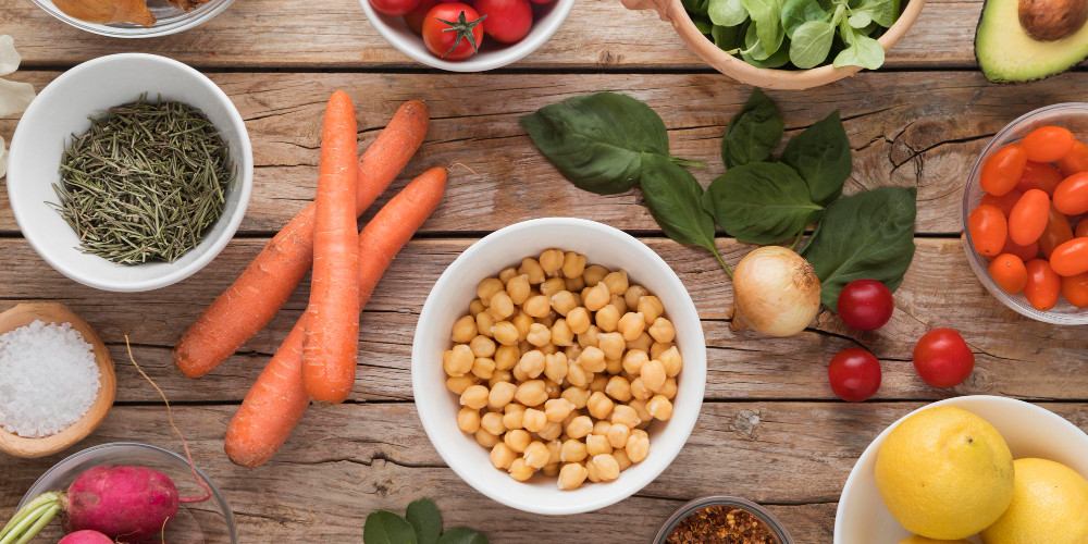 Proteínas de origen vegetal y grasas saludables son un escudo para esquivar enfermedades crónicas en la edad adulta